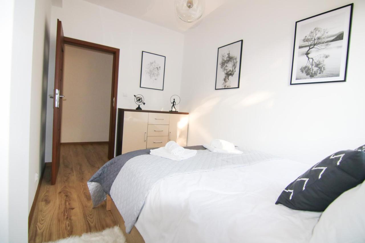 Dmk Green Apartment Near Warsaw-Modlin Airport Nowy Dwór Mazowiecki Exteriör bild